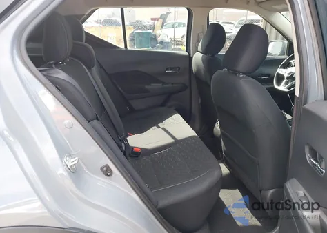 2021 Nissan Kicks Sv Xtronic Cvt из США, поврежденный, VIN 3N1CP5CV8ML552354